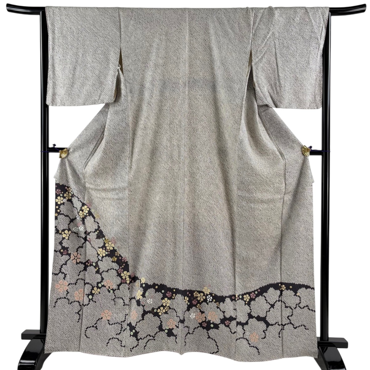 【美品】 付下げ 身丈164cm 裄丈65.5cm M 袷 やまと 花 刺繍 絞り 灰紫 正絹 名品 【中古】