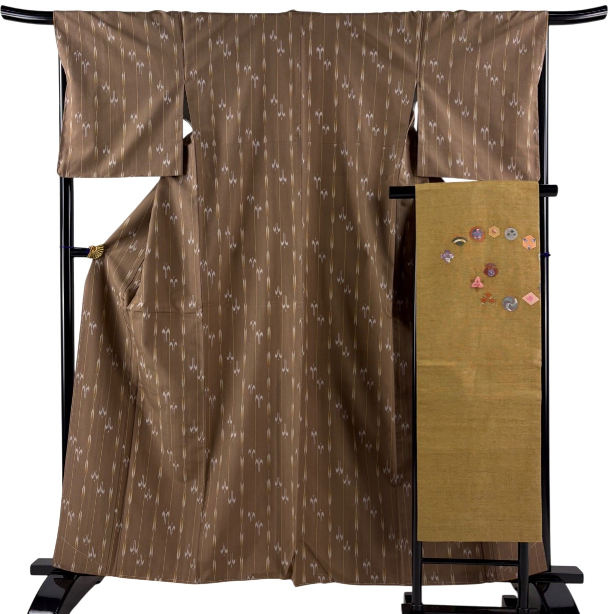 【美品】 紬 身丈161cm 裄丈67.5cm L 袷 名古屋帯セット 燕 矢絣 茶色 正絹 秀品 【中古】