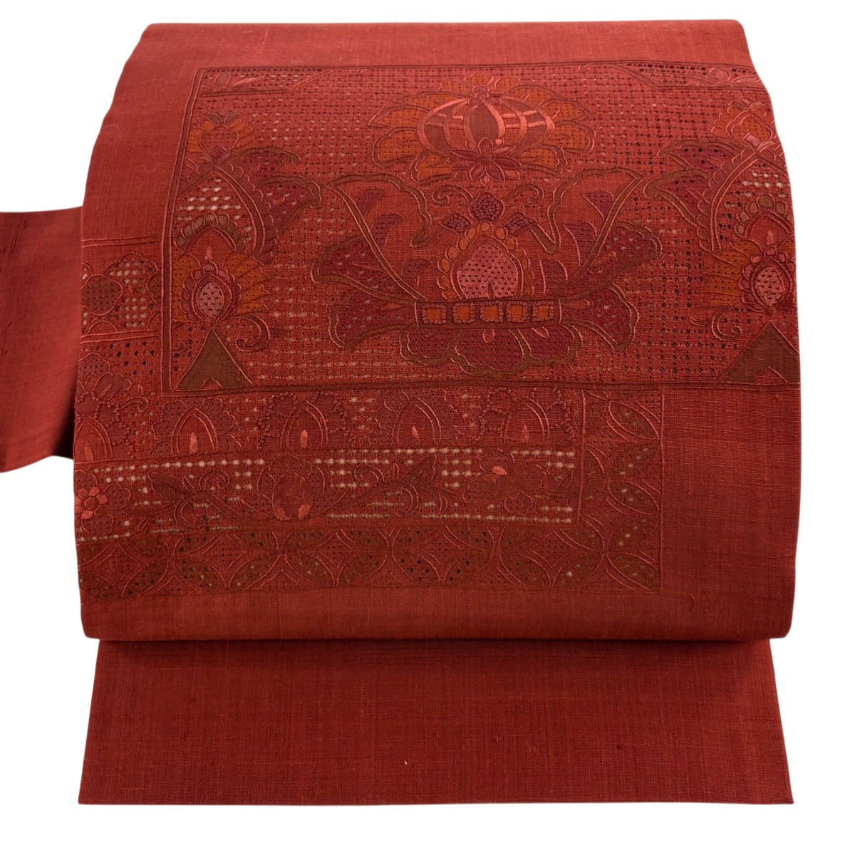 【美品】 名古屋帯 秀品 紬地 草花 刺繍 茜色 正絹 【中古】
