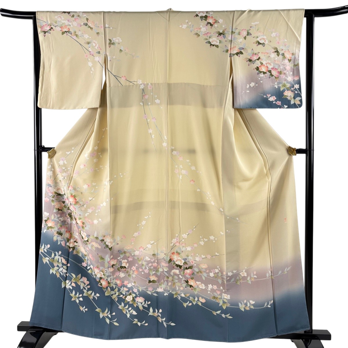 【美品】 訪問着 身丈161cm 裄丈63.5cm S 袷 落款あり 枝花 草花 ぼかし ベージュ 正絹 名品 【中古】