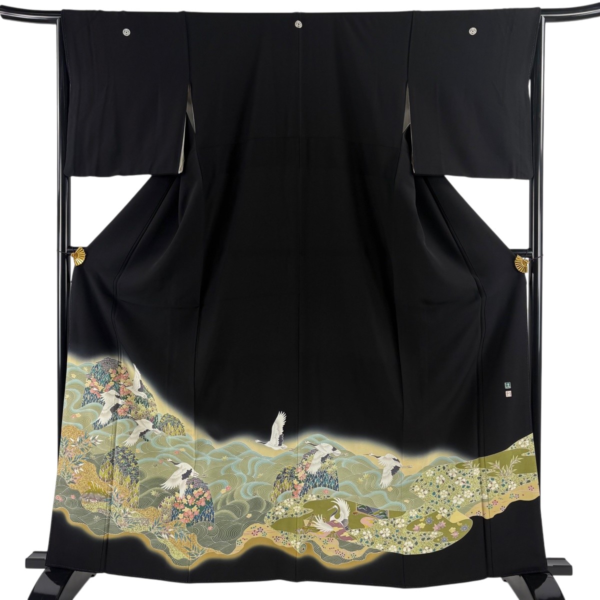 【美品】 黒留袖 身丈163cm 裄丈65.5cm M 袷 松本健一 落款あり 鶴 松 ぼかし 黒 正絹 名品 【中古】