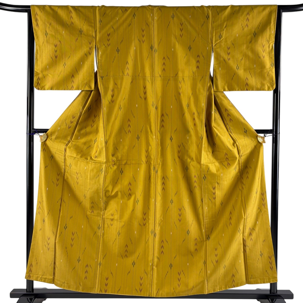 【美品】 紬 身丈157cm 裄丈64cm M 袷 縦縞 幾何学模様 黄土色 正絹 秀品 【中古】