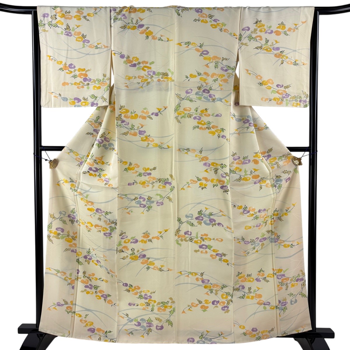 小紋 身丈162cm 裄丈65.5cm M 袷 地紋起こし 草花 芝 薄黄 正絹 秀品 【中古】
