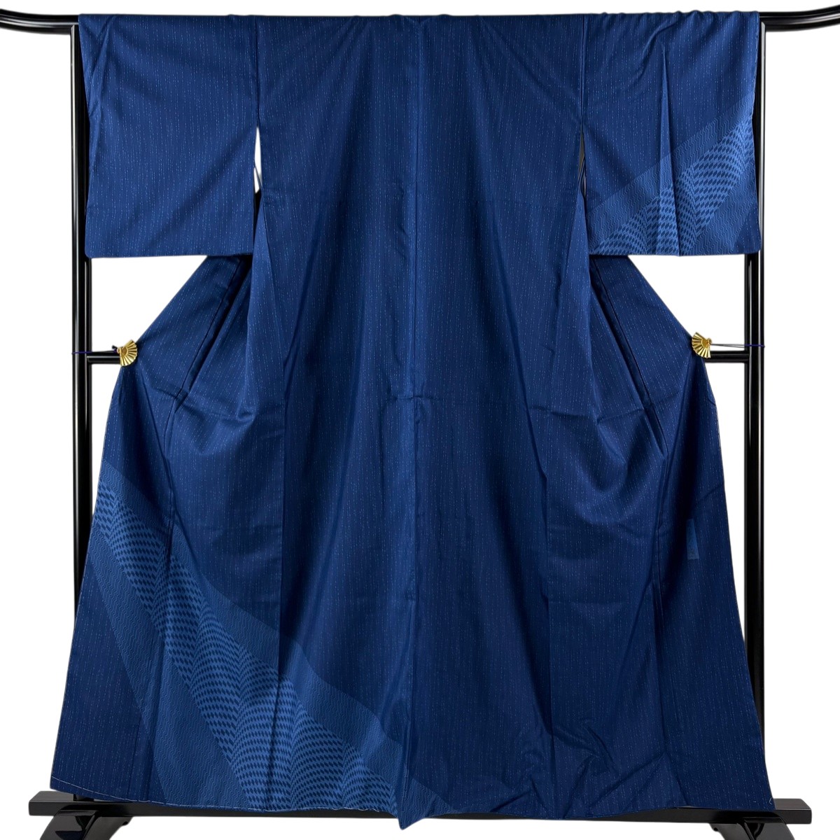 【美品】 付下げ 身丈159cm 裄丈66cm M 袷 紬地 鈴乃屋 落款あり 幾何学 縞 紺色 正絹 秀品 【中古】