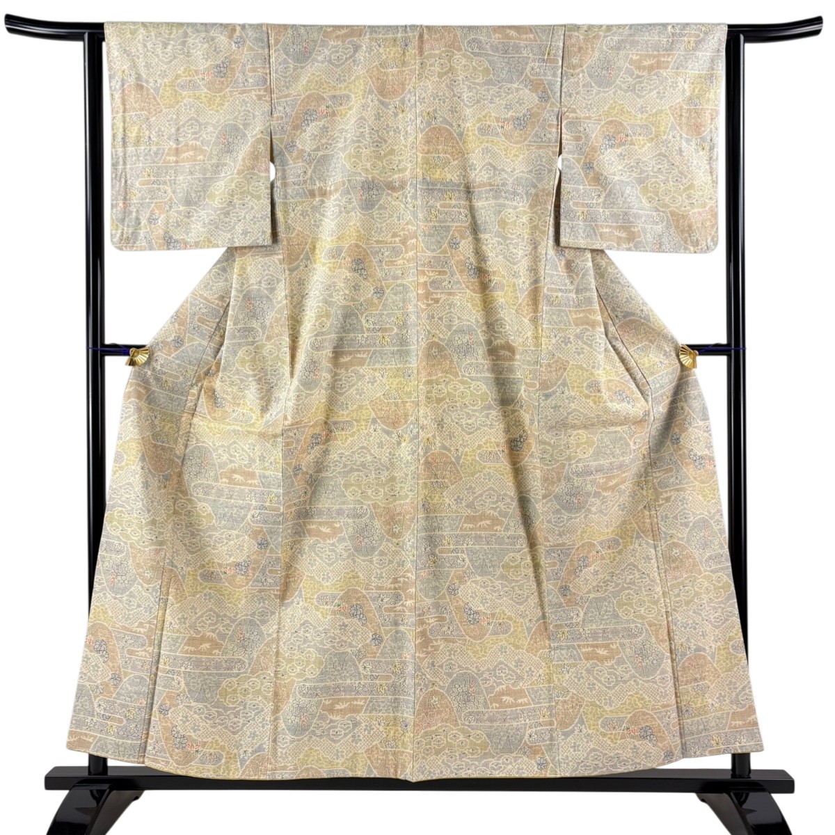 【美品】結城紬 身丈156cm 裄丈62.5cm S 袷 本場結城紬 100亀甲 証紙あり 山 霞 ベージュ 正絹 逸品 【中古】 60,940円
