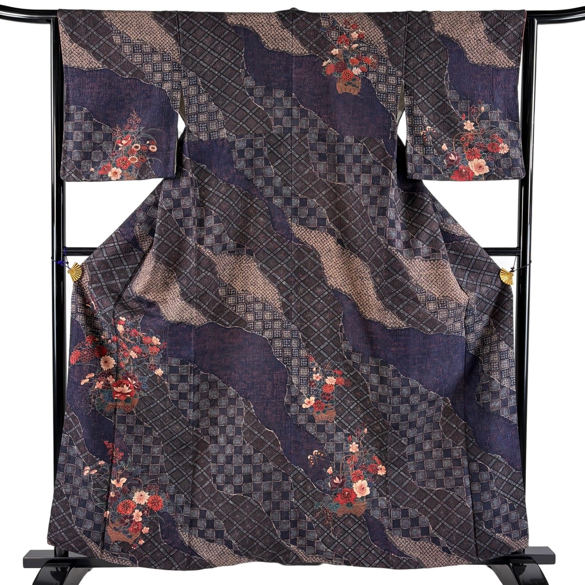 【美品】 訪問着 身丈160cm 裄丈64cm M 袷 花籠 斜め格子 濃紫 正絹 秀品 【中古】