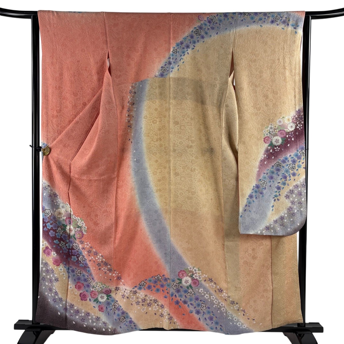 振袖 身丈160cm 裄丈63.5cm S 袷 桜 霞 金通し 刺繍 サーモンピンク 正絹 名品 【中古】