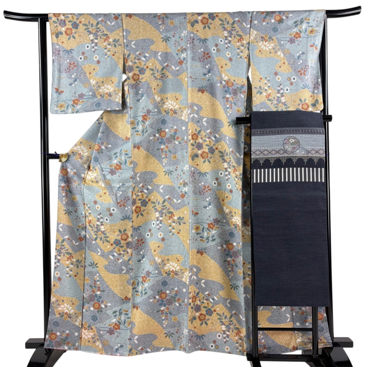 【美品】 小紋 身たけ162糎 裄丈64糎 M 袷 名古屋帯仕掛ける 被子植物 蝶 金彩 青薄墨色 正絹 秀品 【中古】