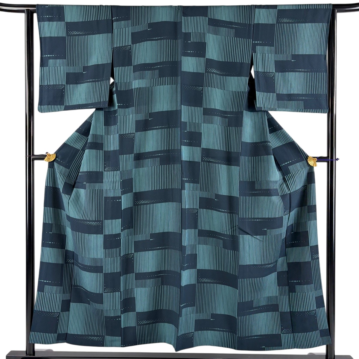 【美品】 小紋 身丈153cm 裄丈63.5cm S 単衣 縦縞 幾何学 灰緑 正絹 秀品 【中古】