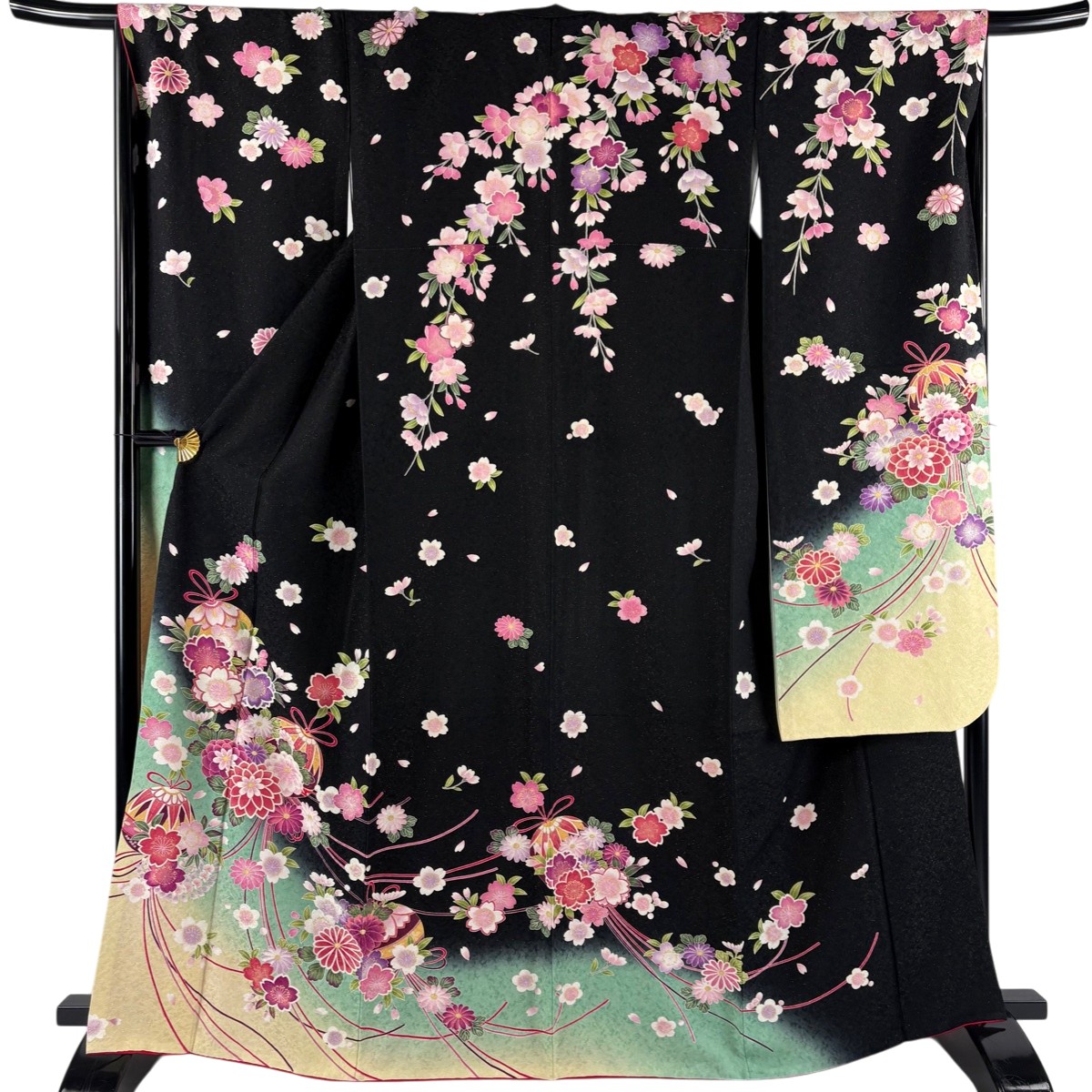 【美品】 振袖 身丈164.5cm 裄丈67.5cm L 袷 花丸文 薬玉 金通し 金彩 黒 正絹 名品 【中古】