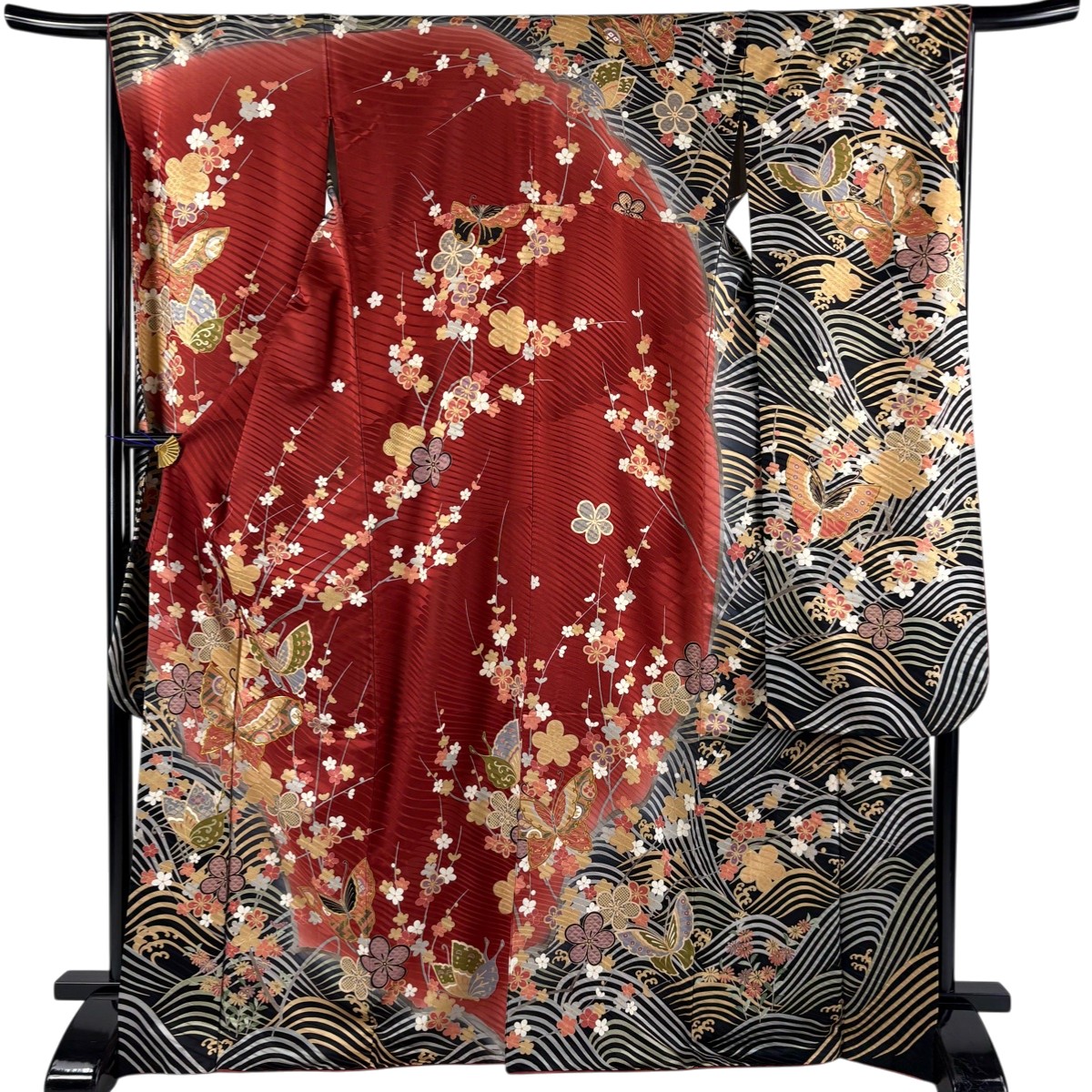 振袖 身丈170cm 裄丈65.5cm M 袷 蝶 枝梅 金糸 金彩 えんじ色 正絹 名品 【中古】