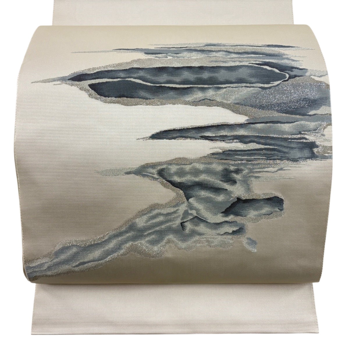 【美品】 袋帯 秀品 落款あり 氷湖 銀糸 箔 クリーム お太鼓柄 正絹 【中古】