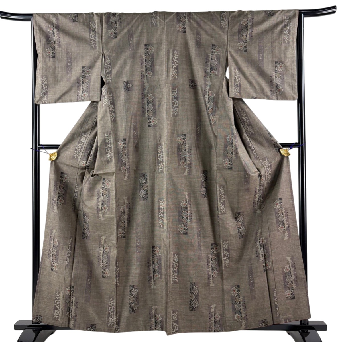【美品】 紬 身丈160cm 裄丈65cm M 袷 短冊 草花 焦茶色 正絹 秀品 【中古】