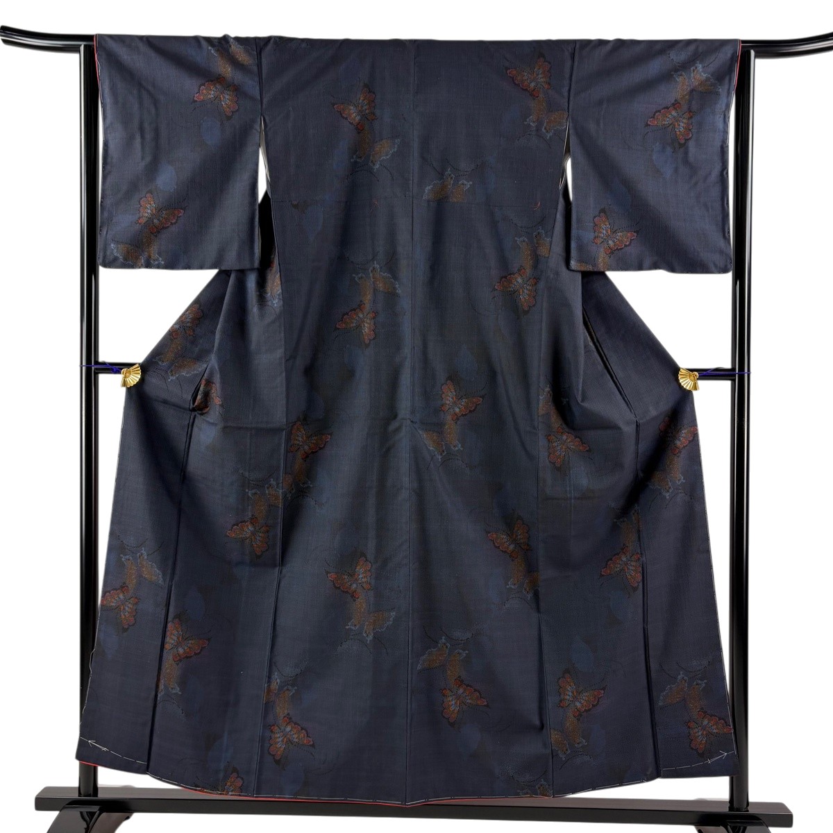 【美品】 大島紬 身丈156cm 裄丈64cm M 袷 純泥染 証紙あり 蝶 濃紺 正絹 秀品 【中古】
