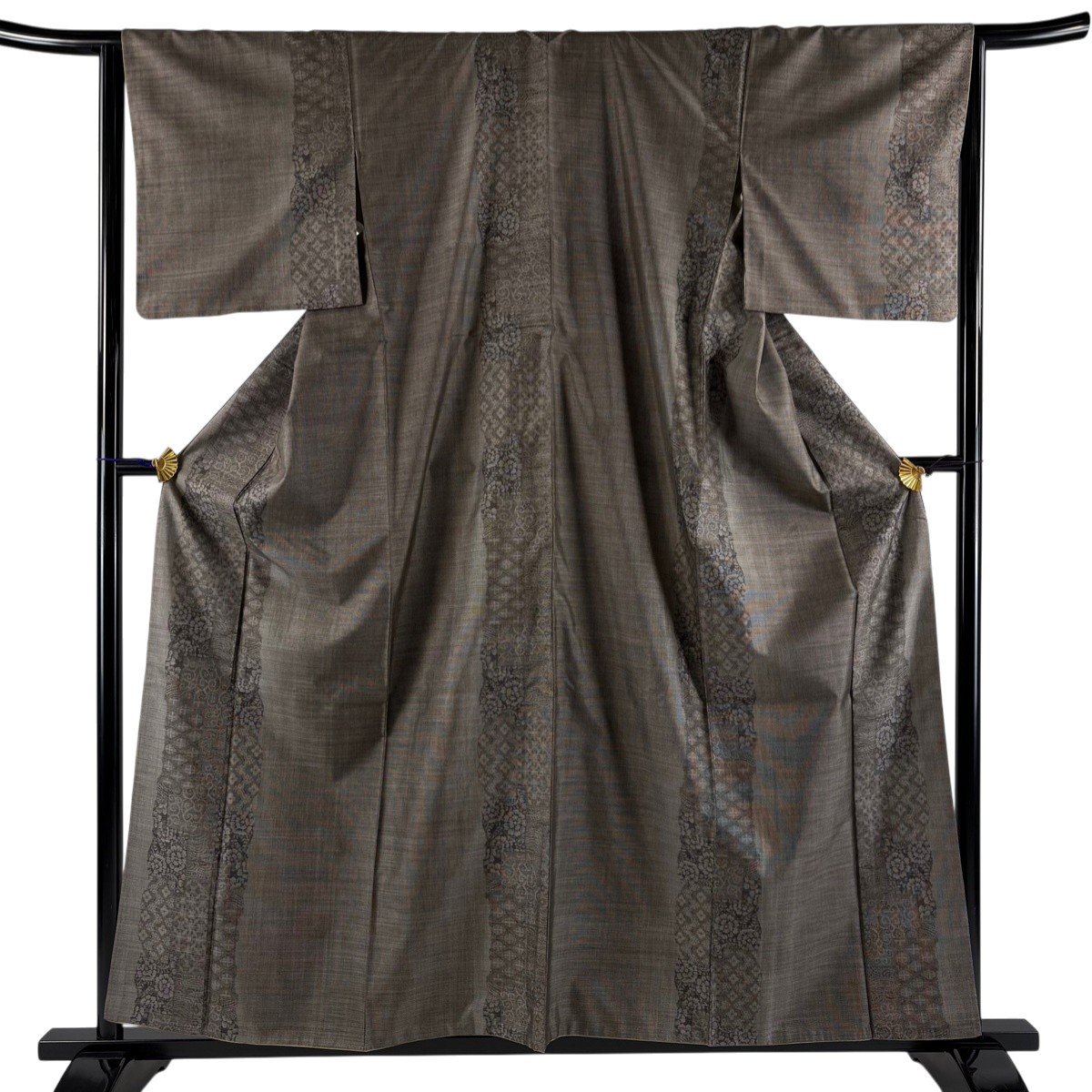 【美品】 大島紬 身丈160cm 裄丈64.5cm M 袷 都喜ヱ門 証紙あり 花 波 純泥染 焦茶色 正絹 逸品 【中古】