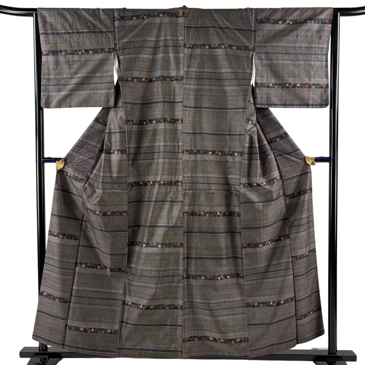 紬 身丈157cm 裄丈64cm M 袷 縞 紅葉 焦茶色 正絹 秀品 【中古】