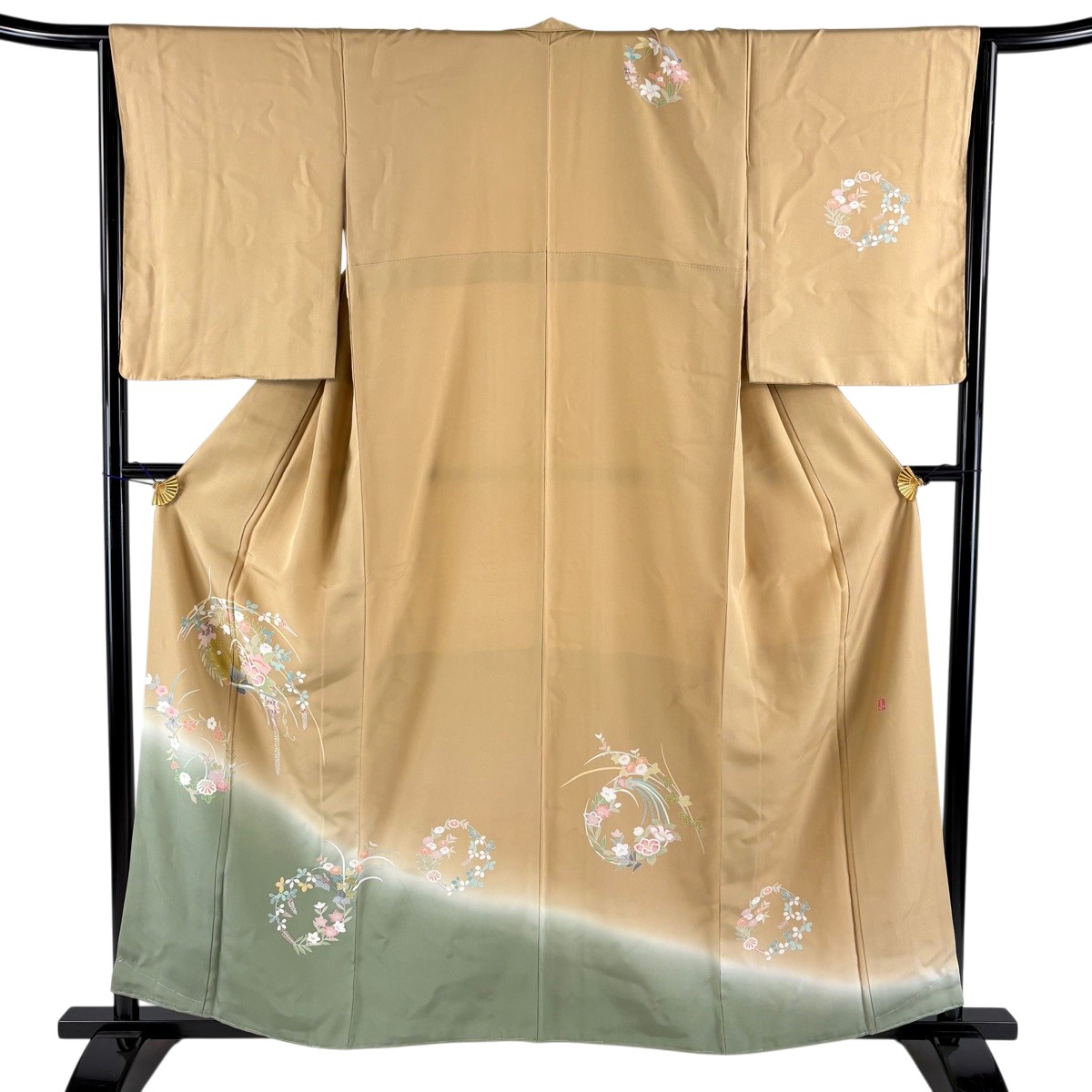 訪問着 身丈157.5cm 裄丈66cm M 袷 落款あり 花丸文 金彩 染め分け 薄茶色 正絹 秀品 【中古】