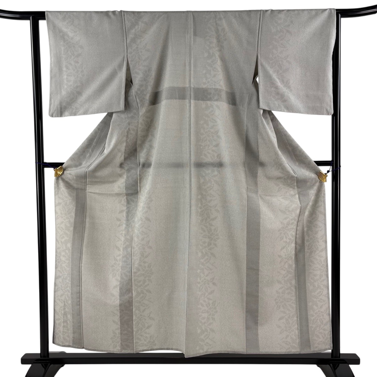 【美品】 紬 身丈157cm 裄丈63.5cm S 単衣 草花 亀甲絣 灰色 正絹 秀品 【中古】
