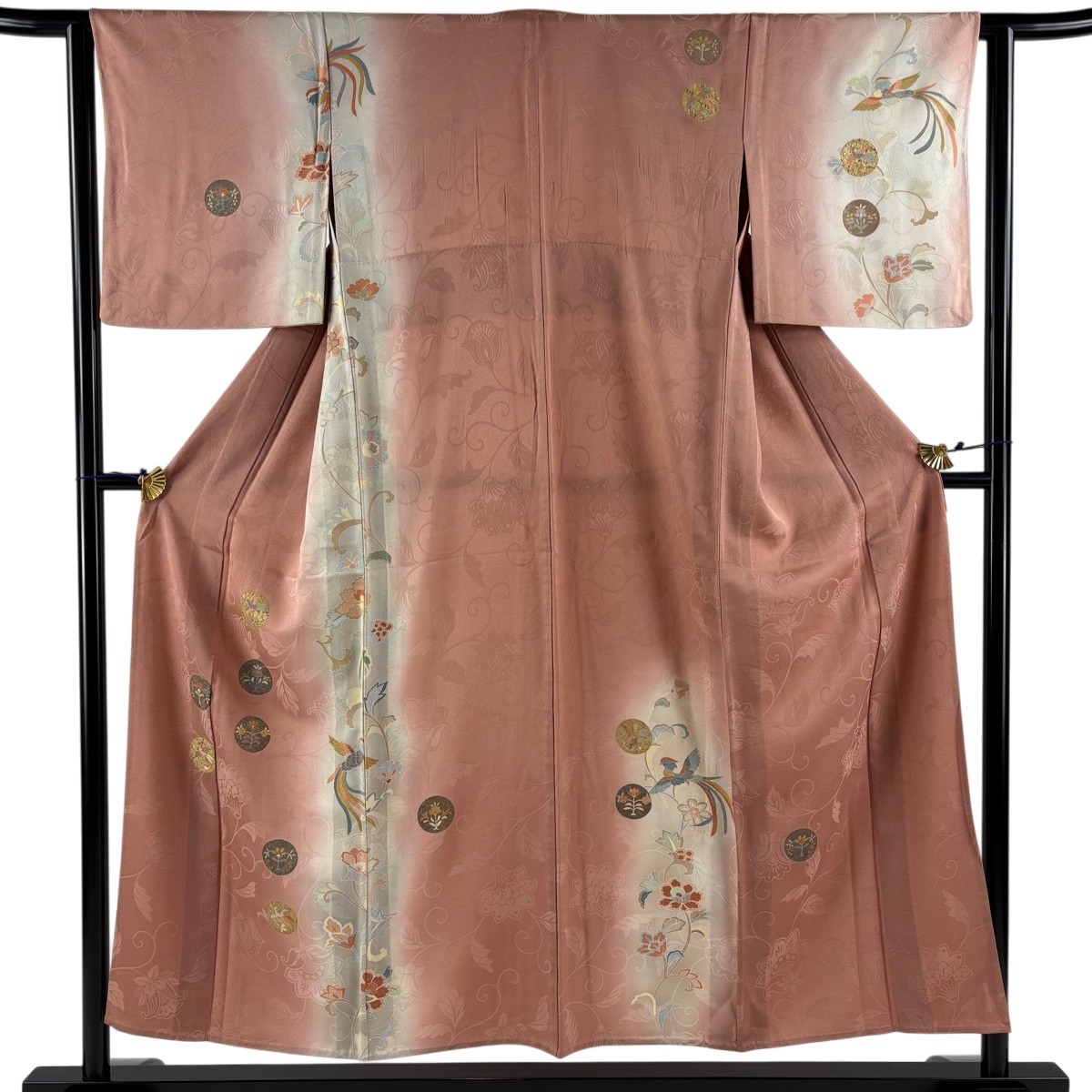 付下げ 身丈152cm 裄丈63cm S 単衣 尾長鶏 草花 金銀彩 ぼかし ピンクベージュ 正絹 秀品 【中古】