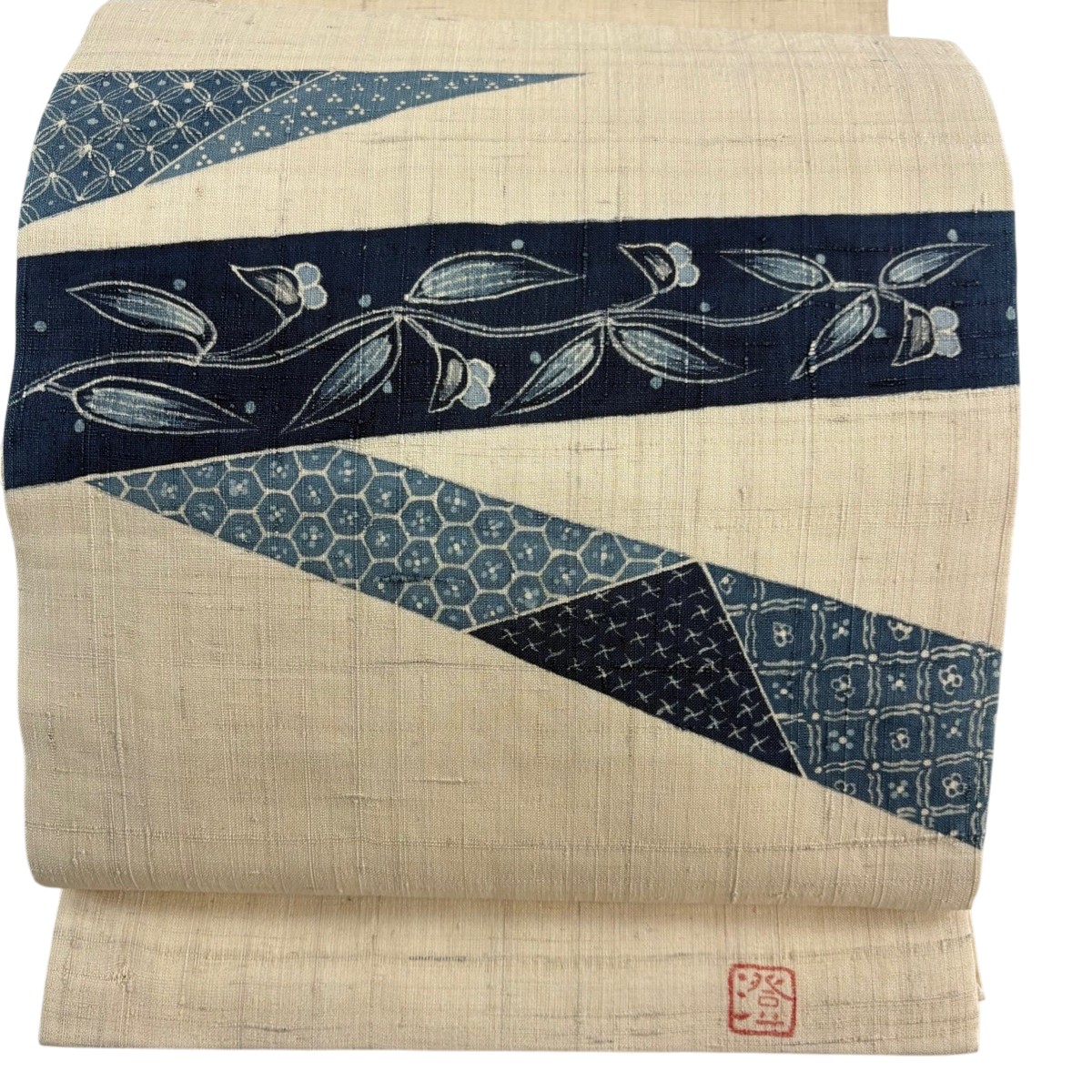 開き名古屋帯 秀品 落款あり 紬地 草花 七宝 ベージュ 正絹 【中古】