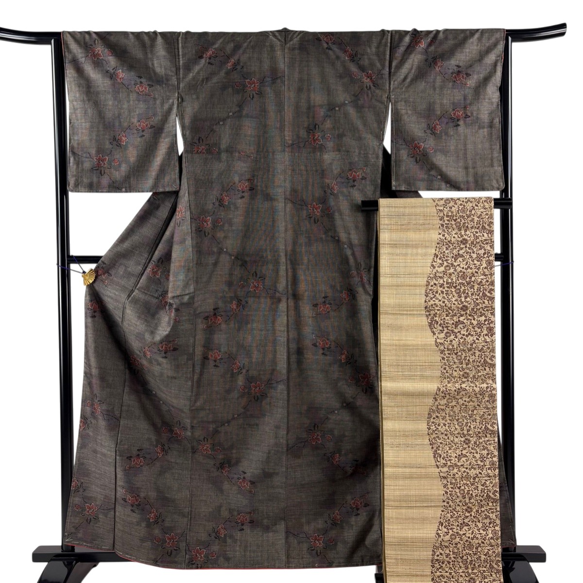 【美品】 紬 身たけ162.5糎 裄丈64糎 M 袷 袋帯仕掛ける 枝花 灰茶 正絹 秀品 【中古】