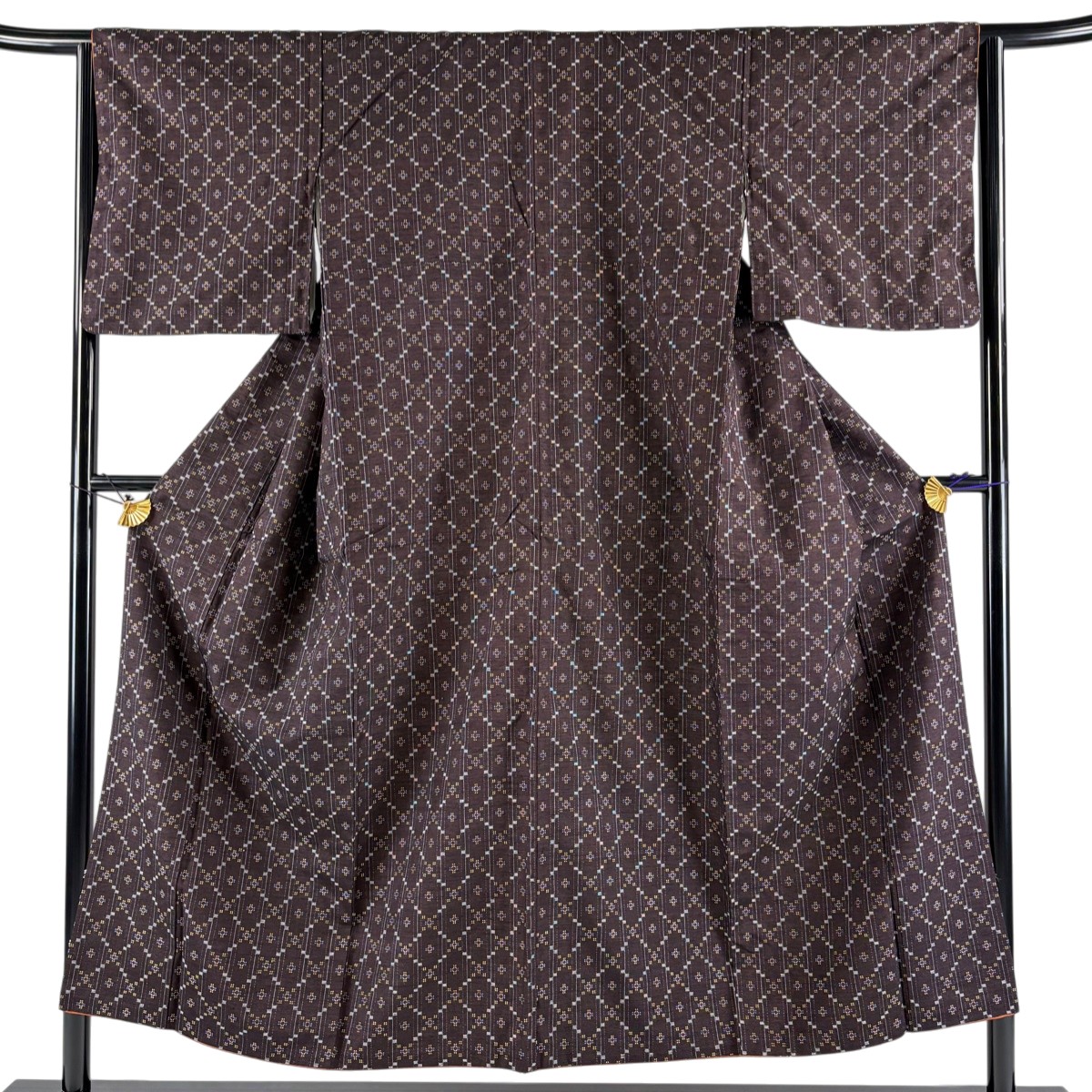 【美品】 紬 身丈152cm 裄丈64.5cm M 袷 斜め格子 幾何学 茶紫 正絹 逸品 【中古】