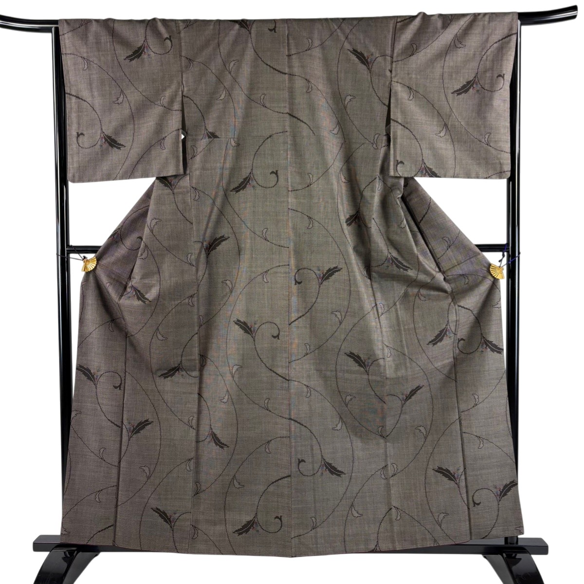 【美品】 紬 身丈161cm 裄丈66cm M 袷 唐草 実 焦茶色 正絹 秀品 【中古】