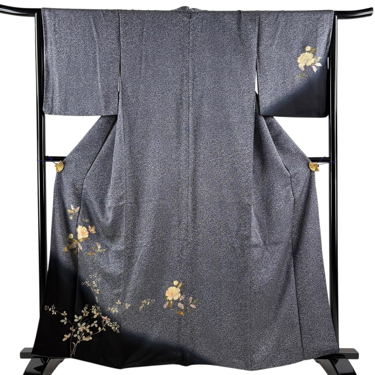 付下げ 身丈161.5cm 裄丈65cm M 袷 草花 蝶 金銀彩 染め分け 墨色 正絹 秀品 【中古】