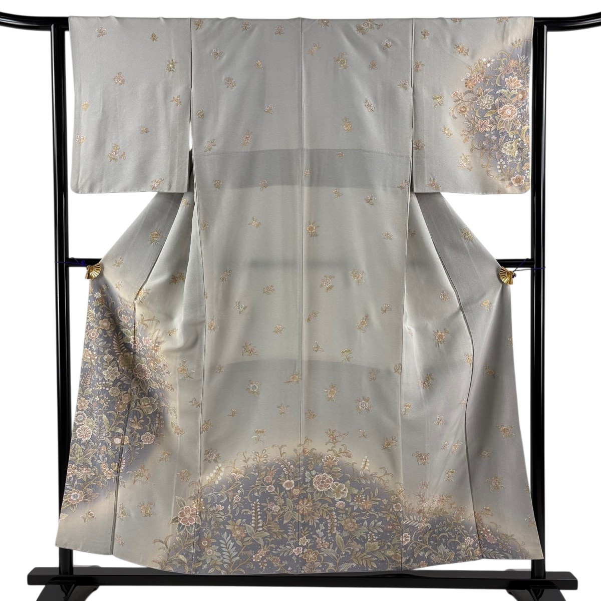 付下げ 身丈155cm 裄丈63cm S 袷 やまと 草花 刺繍 金糸 灰紫 正絹 逸品 【中古】
