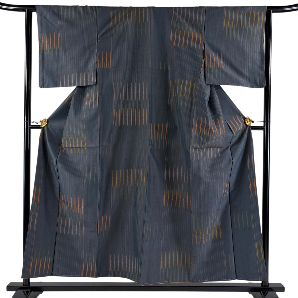 【美品】 紬 身丈156cm 裄丈62.5cm S 袷 縞 幾何学 青灰色 正絹 秀品 【中古】