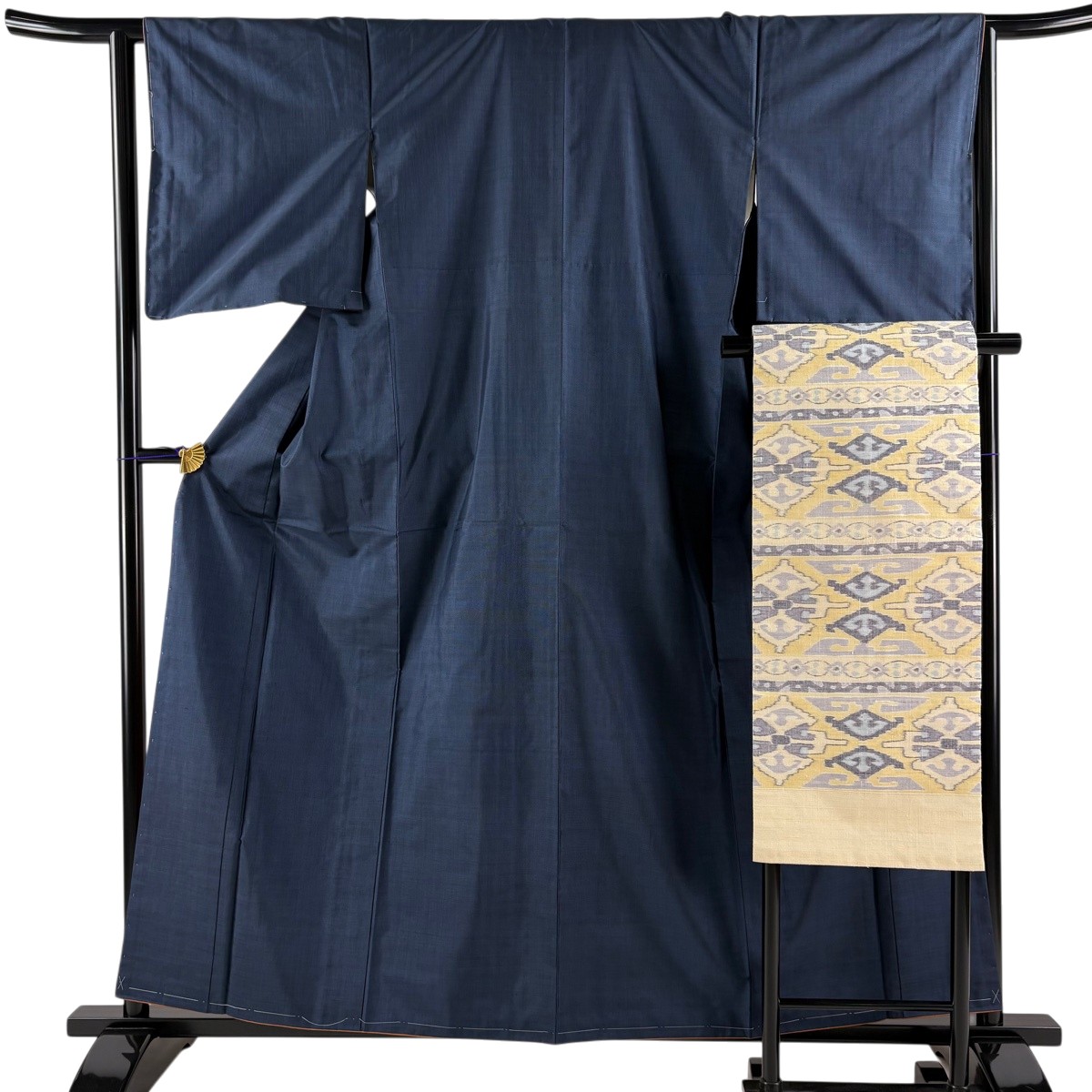 【美品】 紬 身たけ158糎 裄丈64糎 M 袷 名古屋帯仕掛ける 紺色 正絹 秀品 【中古】