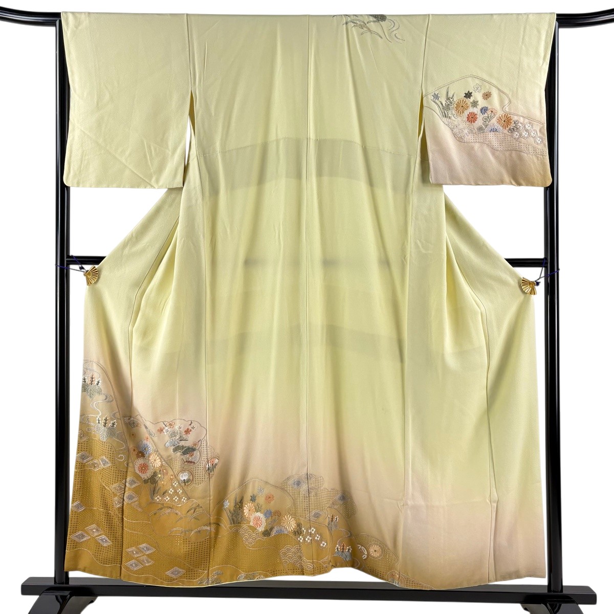 訪問着 身丈153cm 裄丈66cm M 袷 菊 入子菱 刺繍 ぼかし 薄黄 正絹 秀品 【中古】