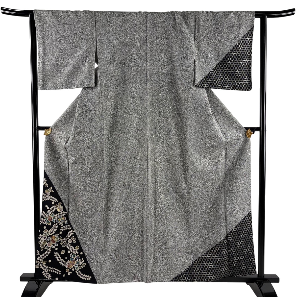 付下げ 身丈159.5cm 裄丈62.5cm S 袷 草花 金銀彩 黒灰 正絹 秀品 【中古】