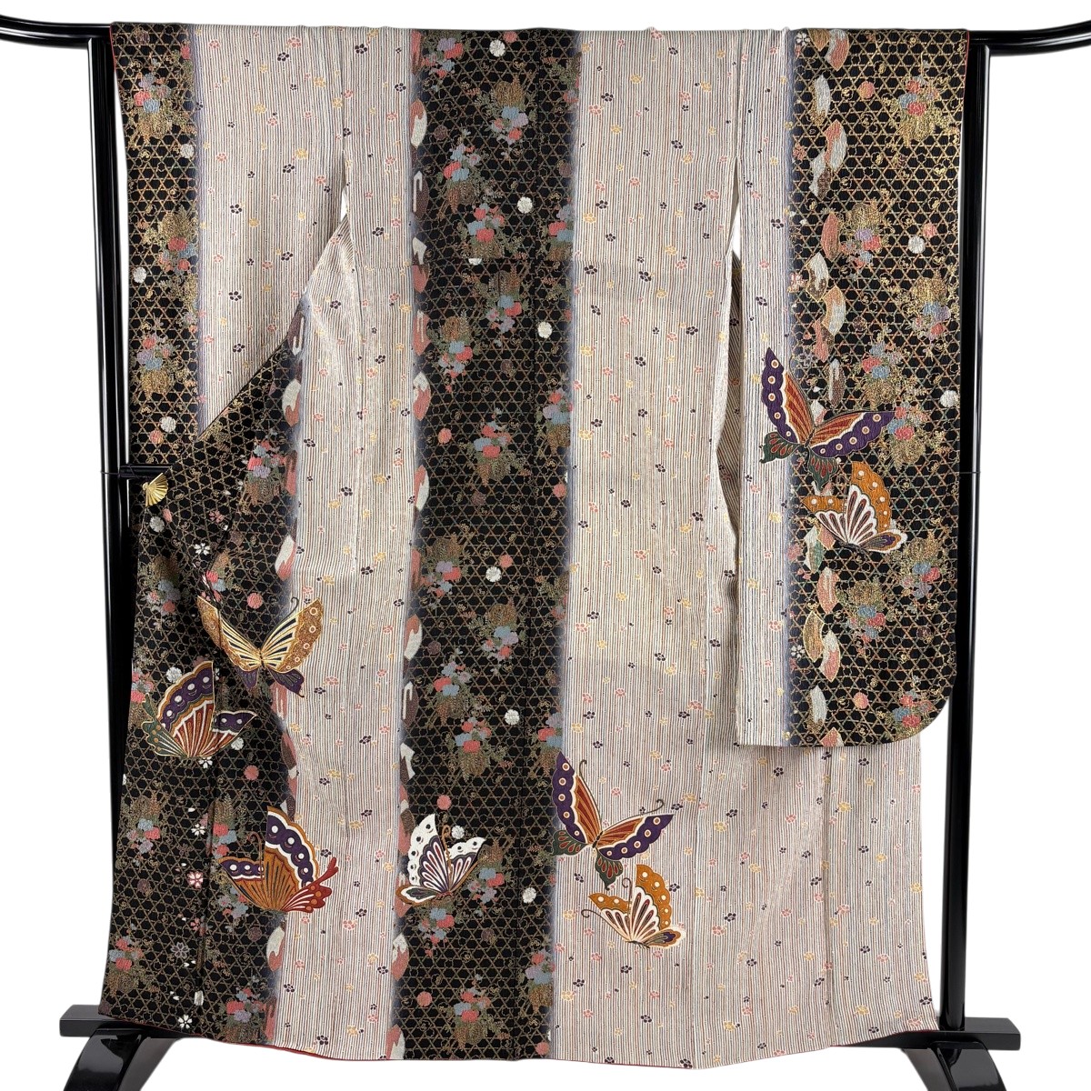 【美品】 振袖 身丈163cm 裄丈64cm M 袷 蝶 籠目 金糸 金彩 黒 正絹 秀品 【中古】