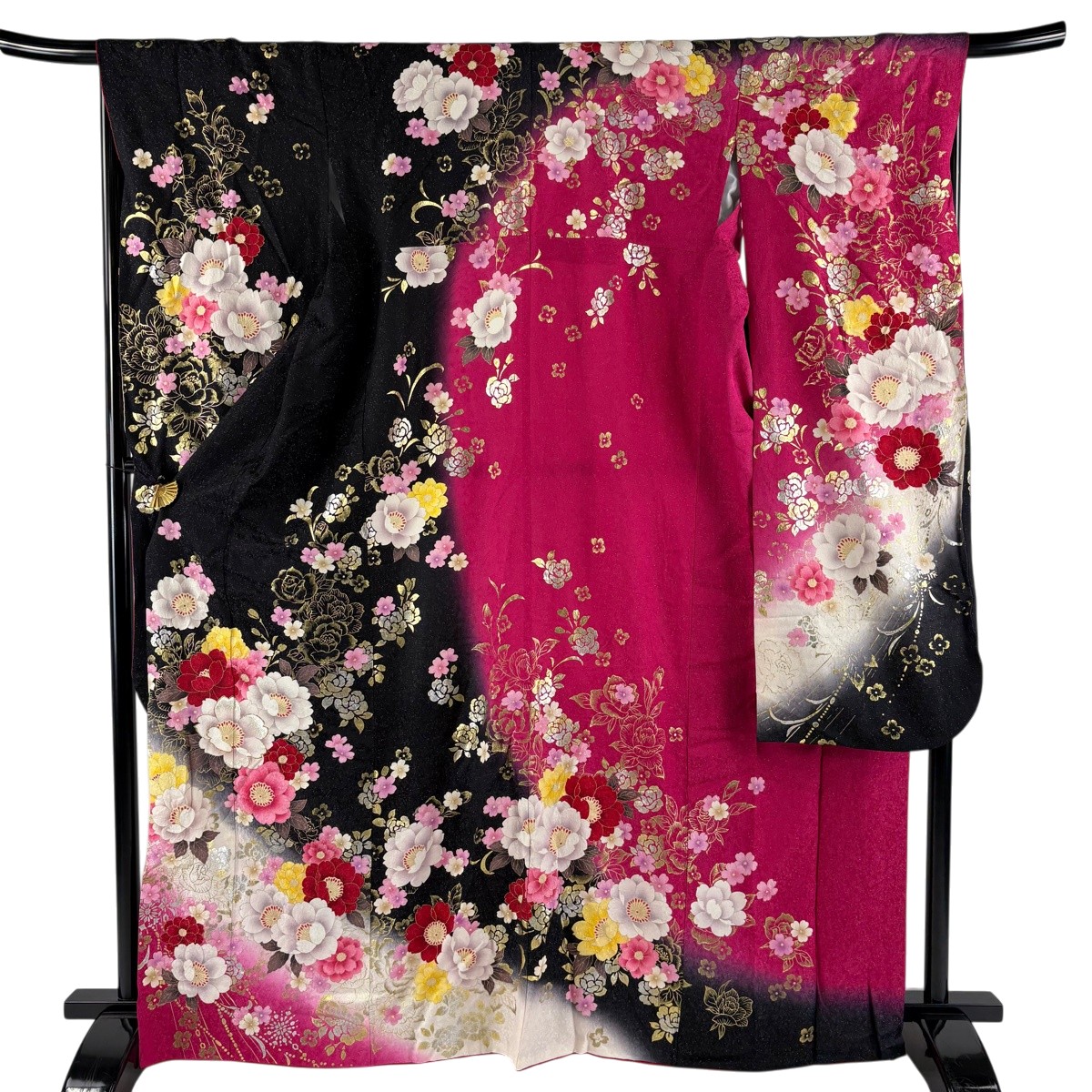 振袖 身丈168cm 裄丈67cm M 袷 桜 薔薇 銀通し 金銀彩 黒 正絹 逸品 【中古】