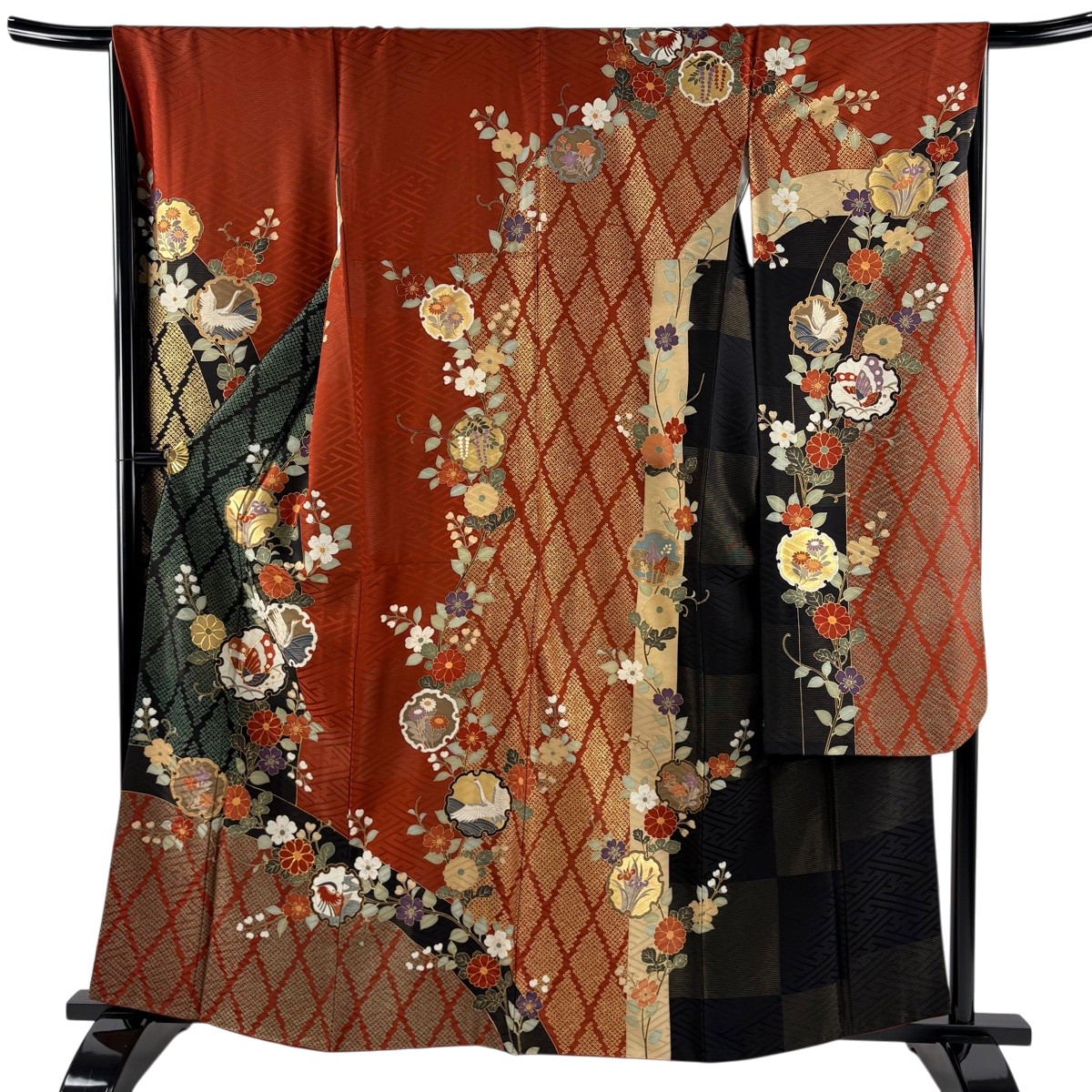 【美品】 振袖 身丈162.5cm 裄丈67cm M 袷 落款あり 雪輪 蝶 金糸 金彩 赤茶 正絹 名品 【中古】