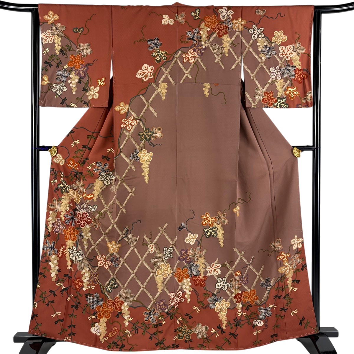 【美品】 訪問着 身丈161cm 裄丈64.5cm M 袷 葡萄 籠目 金彩 刺繍 赤茶 正絹 名品 【中古】