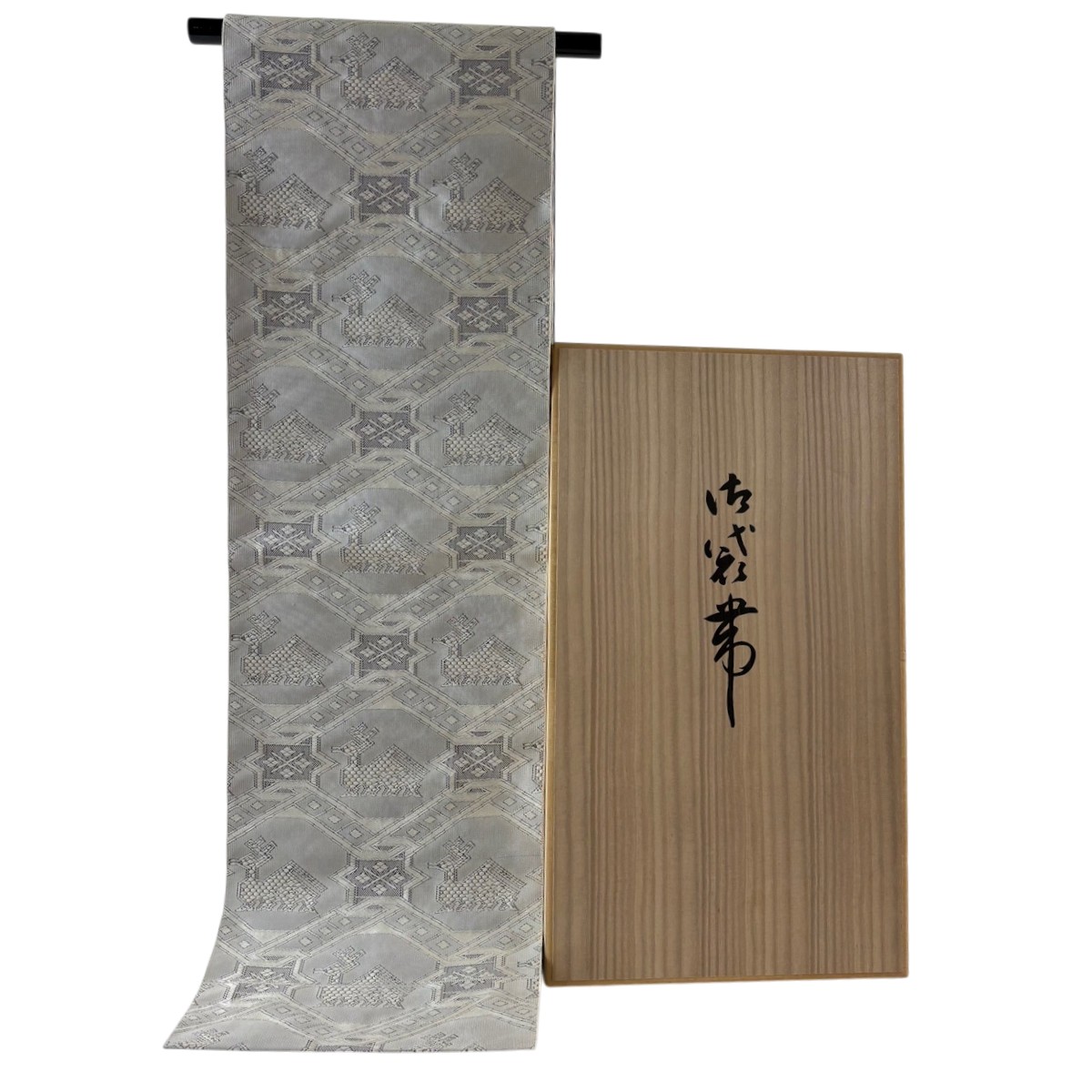 【美品】 名古屋帯 珠玉 小森久 博多織 八寸名古屋帯 松葉仕立てもの 共箱付き添い人 有栖川文 菱 灰紫 正絹 【中古】