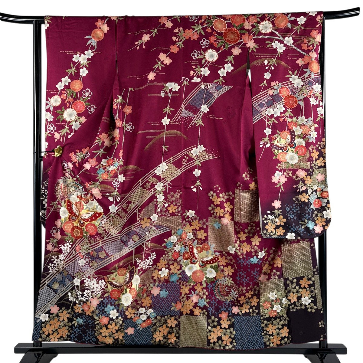 【美品】 振袖 身丈157cm 裄丈64cm M 袷 桜 蝶 金糸 金彩 赤紫 正絹 秀品 【中古】