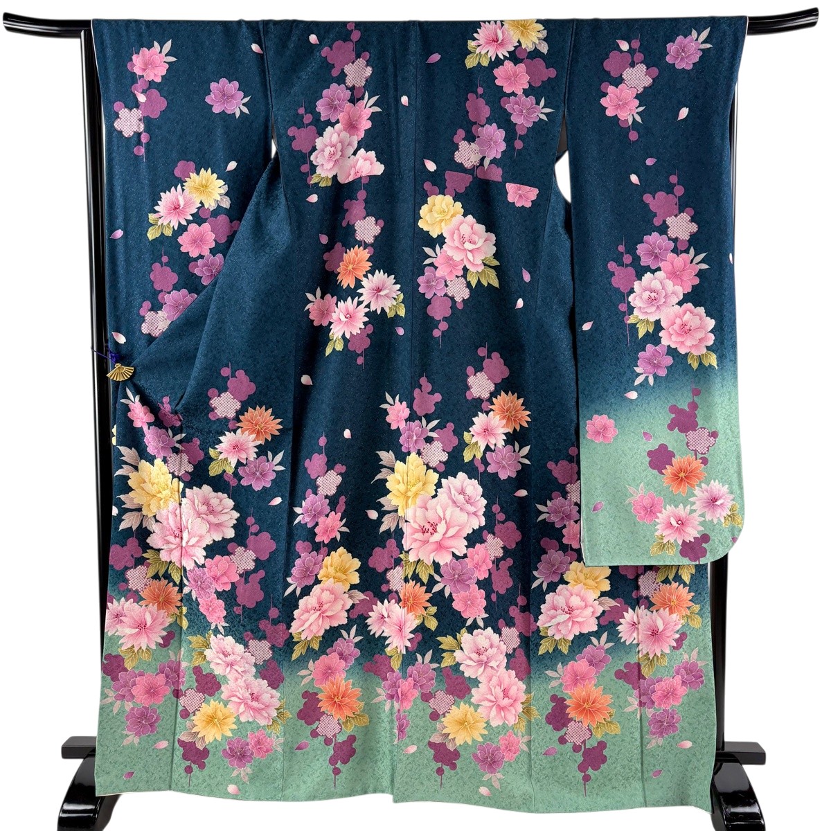【美品】 振袖 身丈169cm 裄丈67cm M 袷 牡丹 桜 銀通し 金彩 藍色 正絹 名品 【中古】