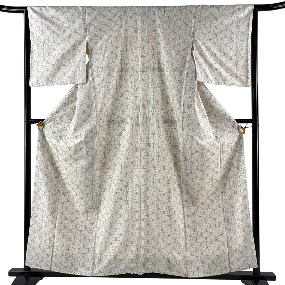 大島紬 身丈157cm 裄丈64cm M 袷 証紙あり 幾何学 クリーム 正絹 名品 【中古】