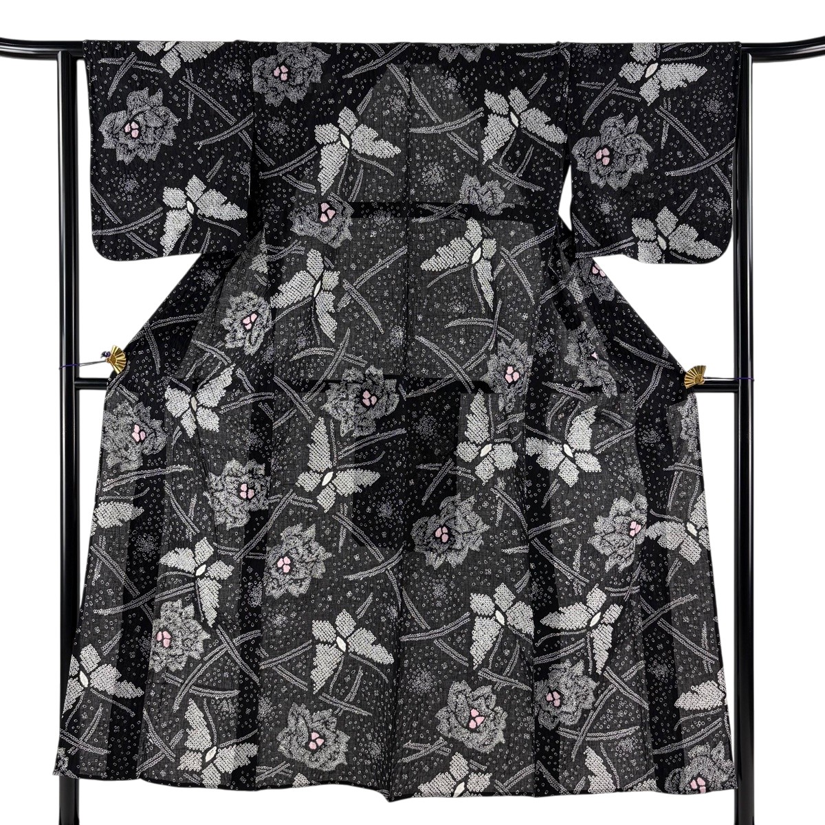 浴衣 身丈151cm 裄丈63.5cm S 絞り浴衣 蝶 草花 黒 綿 名品 【中古】