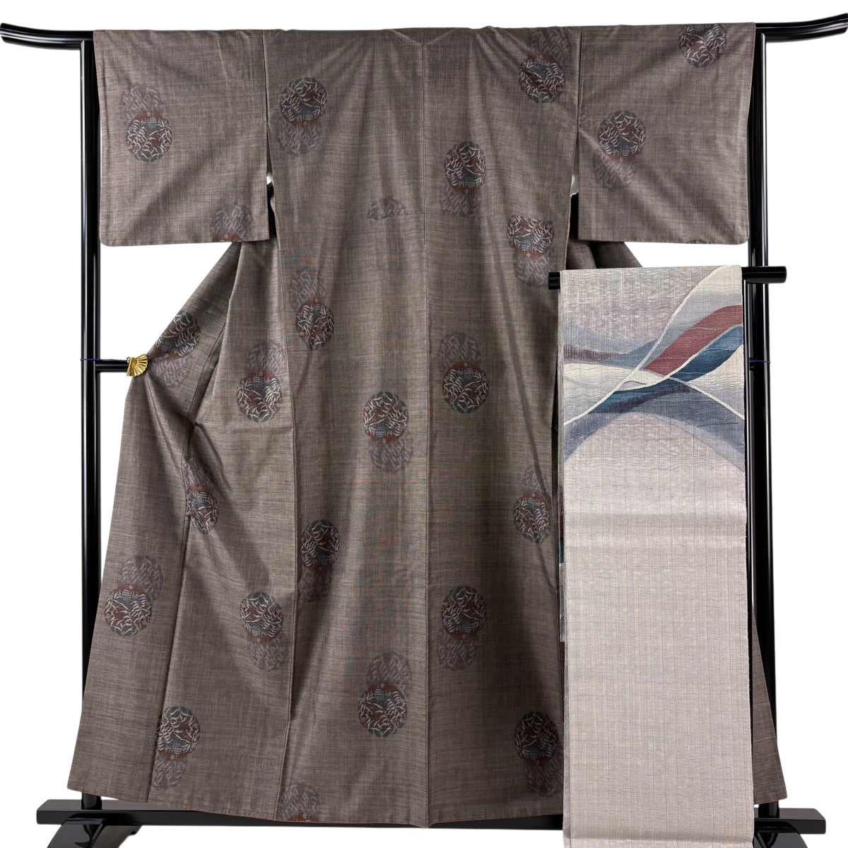 【美品】 紬 身たけ157.5糎 裄丈64.5糎 M 袷 袋帯仕掛ける 構築物 葉柄 焦茶色 正絹 秀品 【中古】