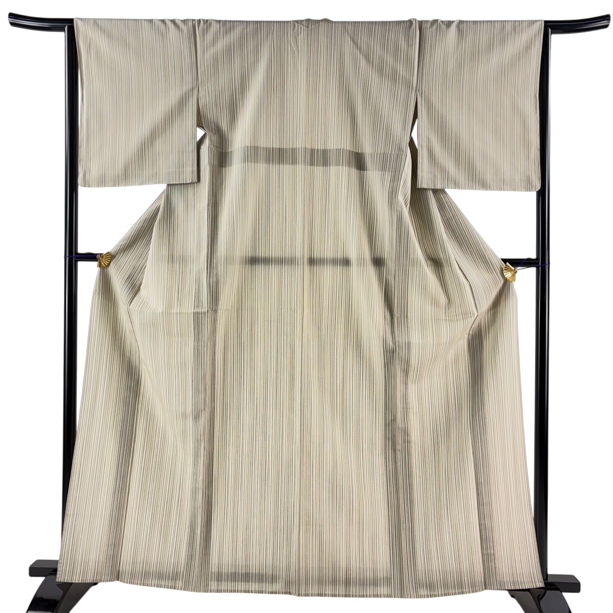 【美品】 お召 身丈162.5cm 裄丈65cm M 単衣 本塩沢 やまだ織 証紙あり 縦縞 ベージュ 正絹 逸品 【中古】