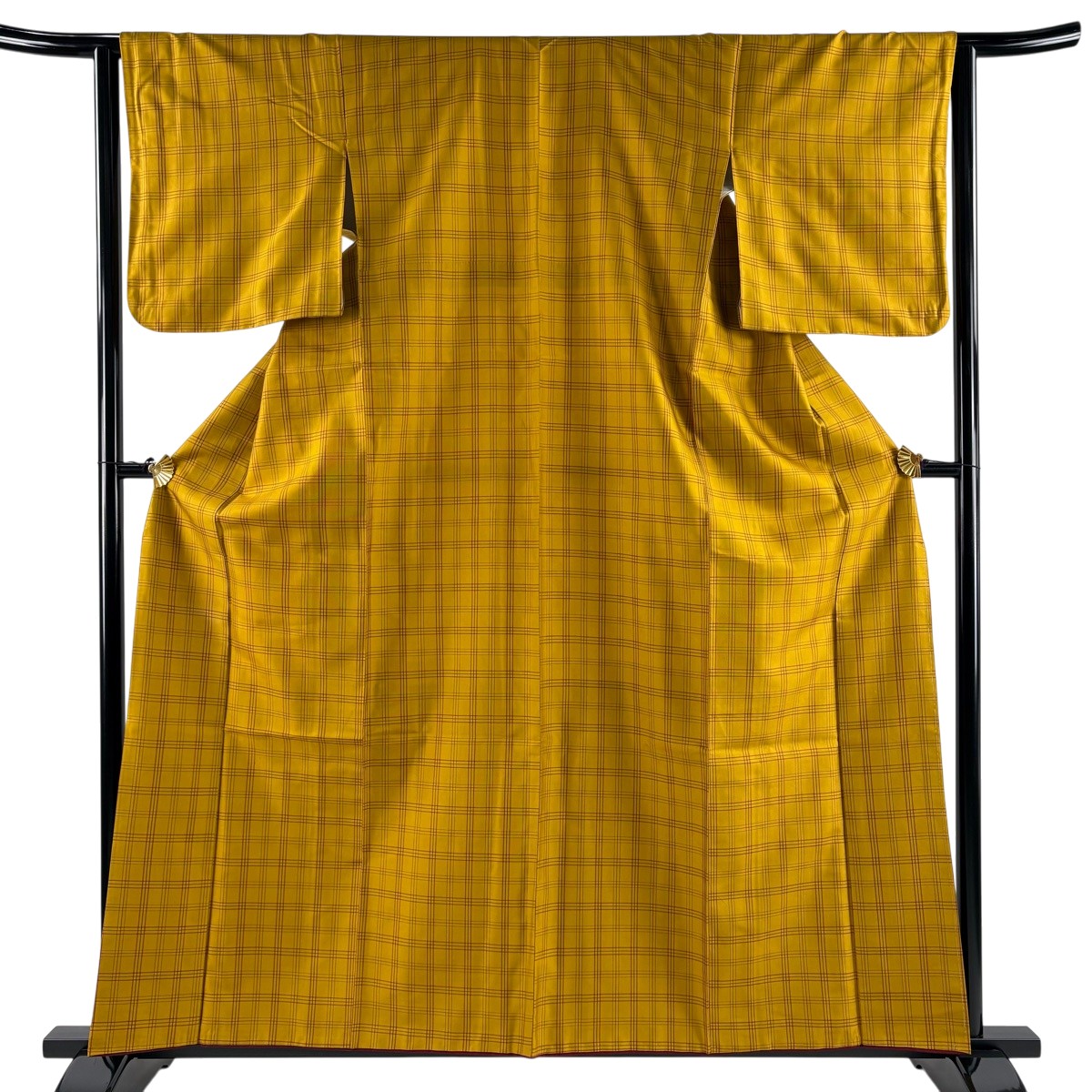 【美品】 紬 身の丈161糎 裄丈63糎 S 袷 透かし彫り イエローオーカー色 正絹 名篇 【中古】 msp50