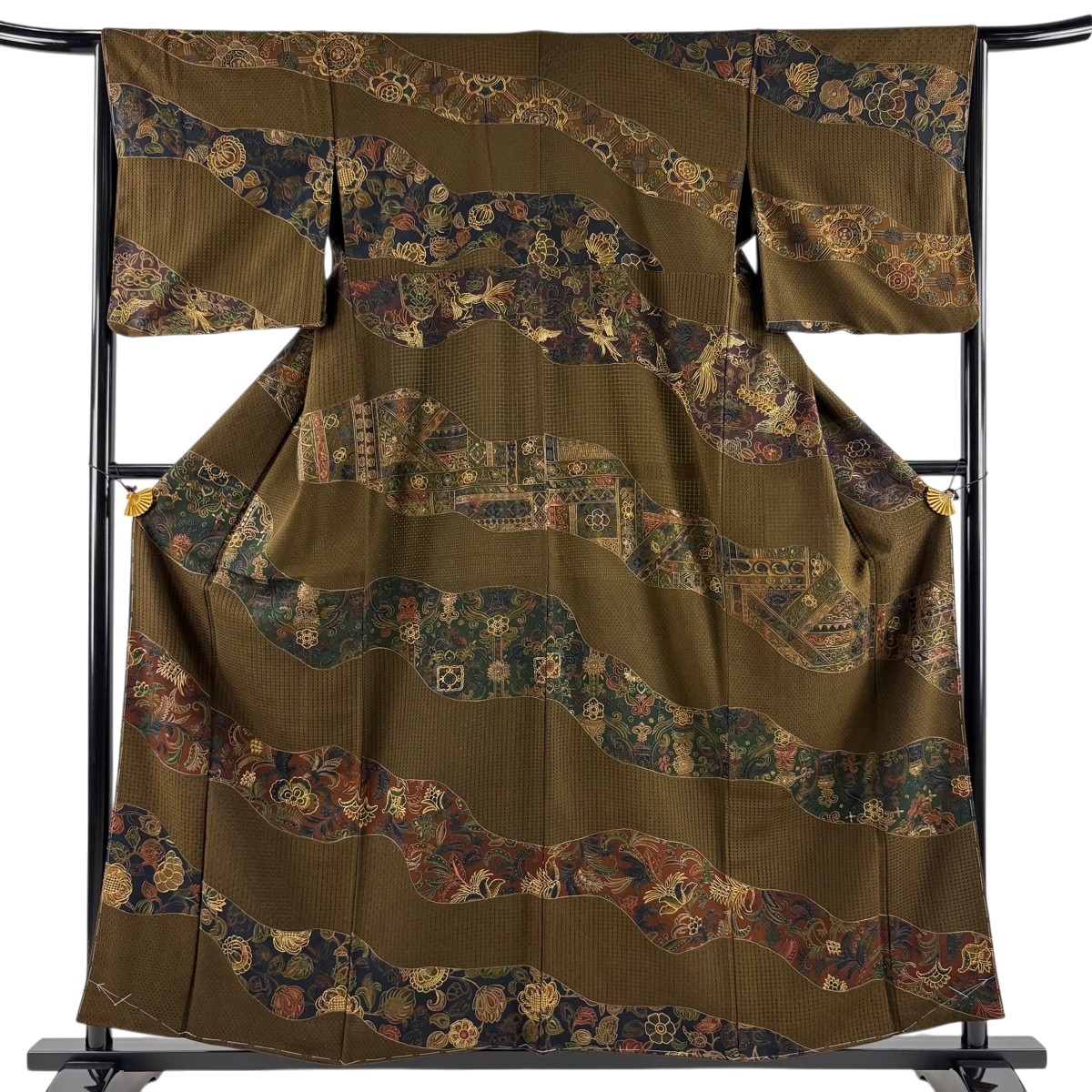 【美品】 短い訪問着 身の丈158糎 裄丈64.5糎 M 袷 顕花植物 霞 金糸 刺しゅう 焦茶色 正絹 珠玉 【中古】 msp30