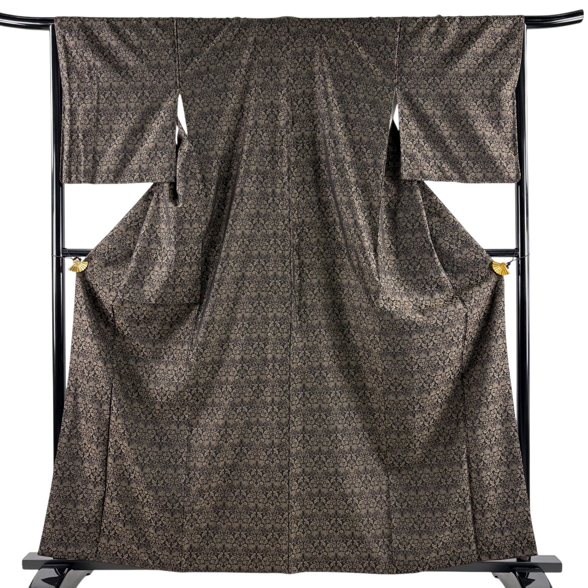 【美品】 お召 身丈162cm 裄丈66.5cm M 袷 草花 葉と実 墨色 正絹 逸品 【中古】