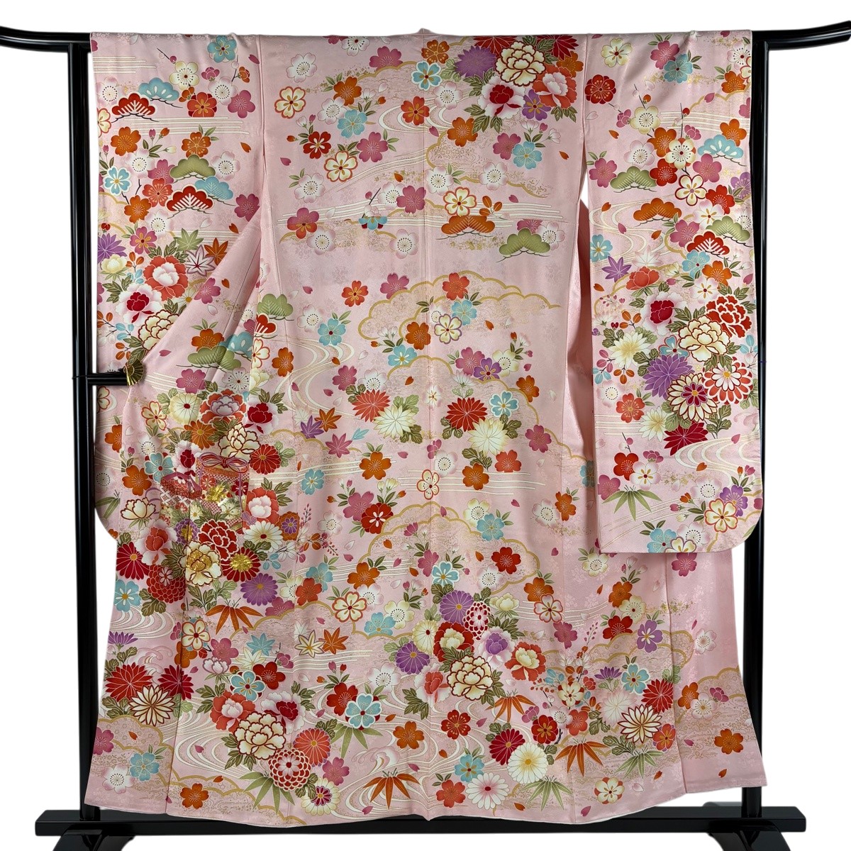 【美品】 振袖 身の丈154.5糎 裄丈64糎 M 袷 貝桶 松竹梅 金糸 現ナマ彩 サクラ色 正絹 名篇 【中古】 msp50
