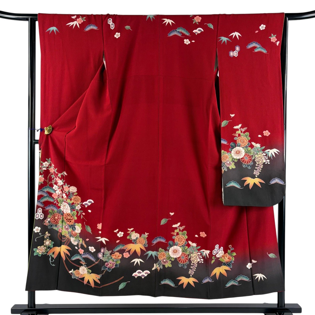 【美品】 振袖 身の丈151.5糎 裄丈63.5糎 S 袷 菊 松 刺しゅう 金彩 赤 正絹 名篇 【中古】 msp50