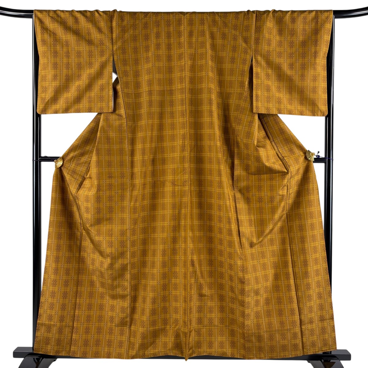【美品】 紬 身の丈159糎 裄丈67.5糎 L 袷 透かし彫り 山吹赤銅色 正絹 名篇 【中古】 msp50